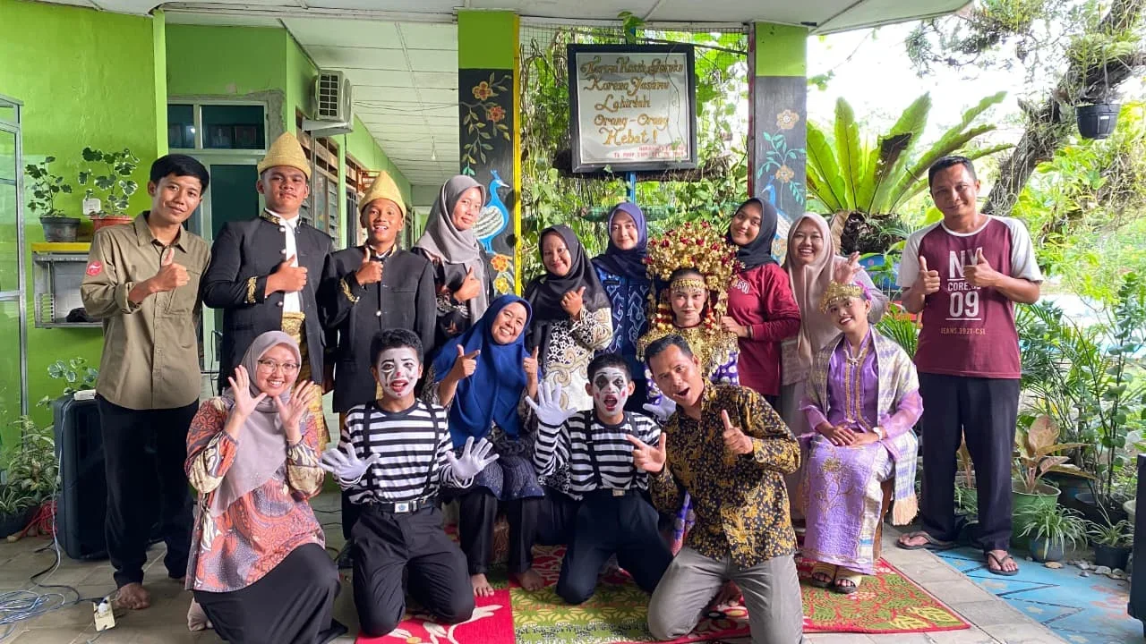 SMP Negeri 3 OKU Raih Juara 2 FLS3N Tingkat Kabupaten OKU Cabang Ansambel Campuran 3 Alat Musik